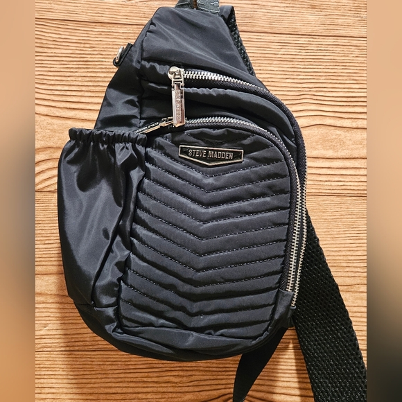 Steve Madden Cross body bag Sling Backpack Black - Picture 2 of 7